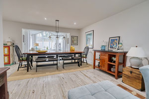 Lounge/Diner- click for photo gallery